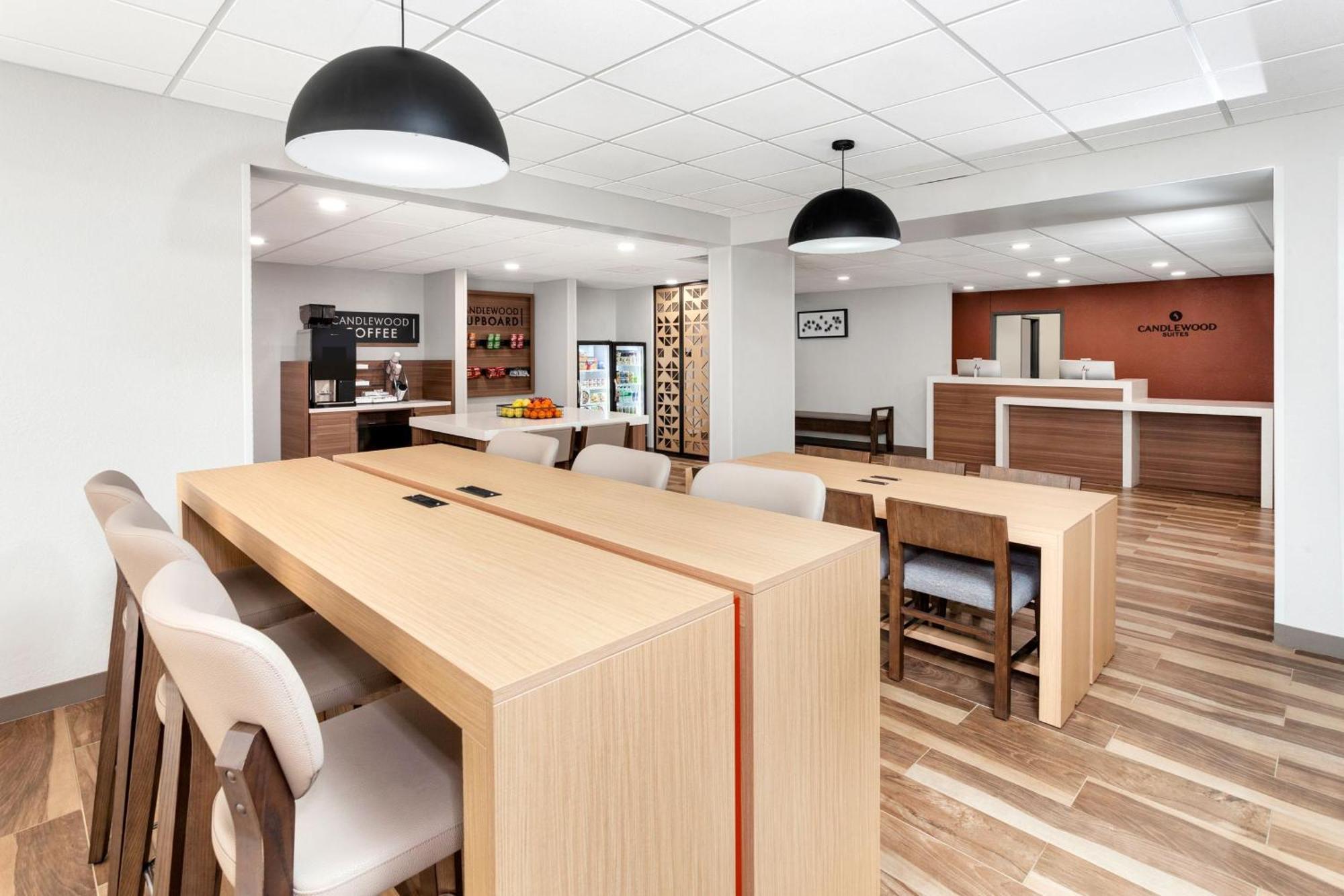 Candlewood Suites Columbus North, An Ihg Hotel Екстер'єр фото